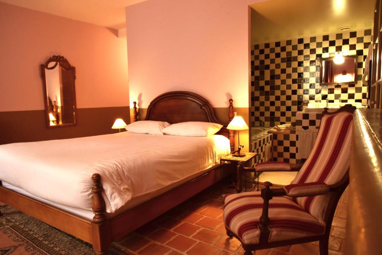 Logis Hotel Le Boudoir Belvès Eksteriør bilde