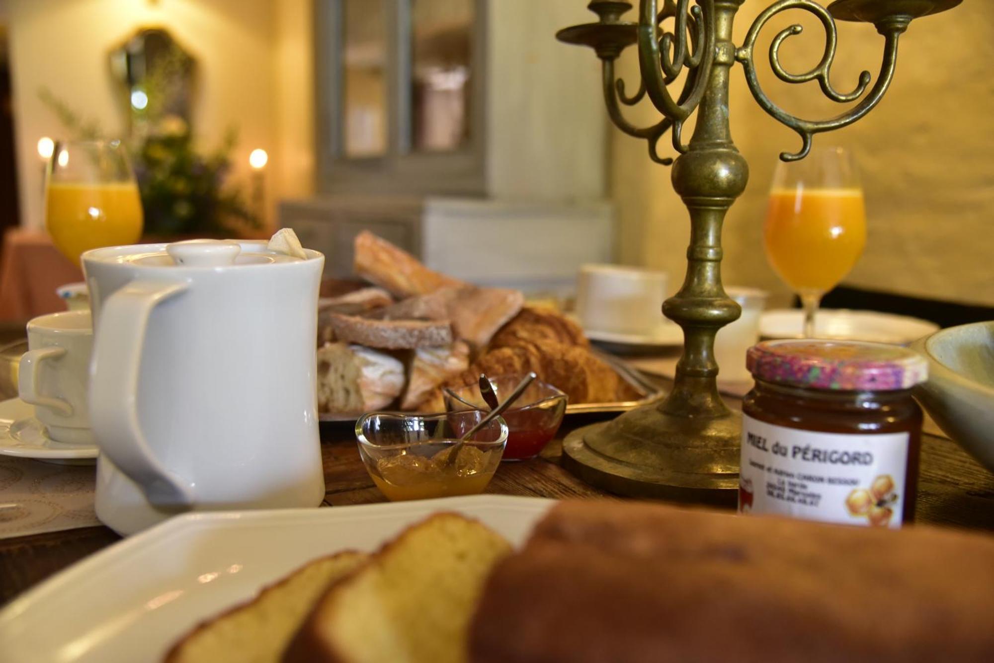 Logis Hotel Le Boudoir Belvès Eksteriør bilde