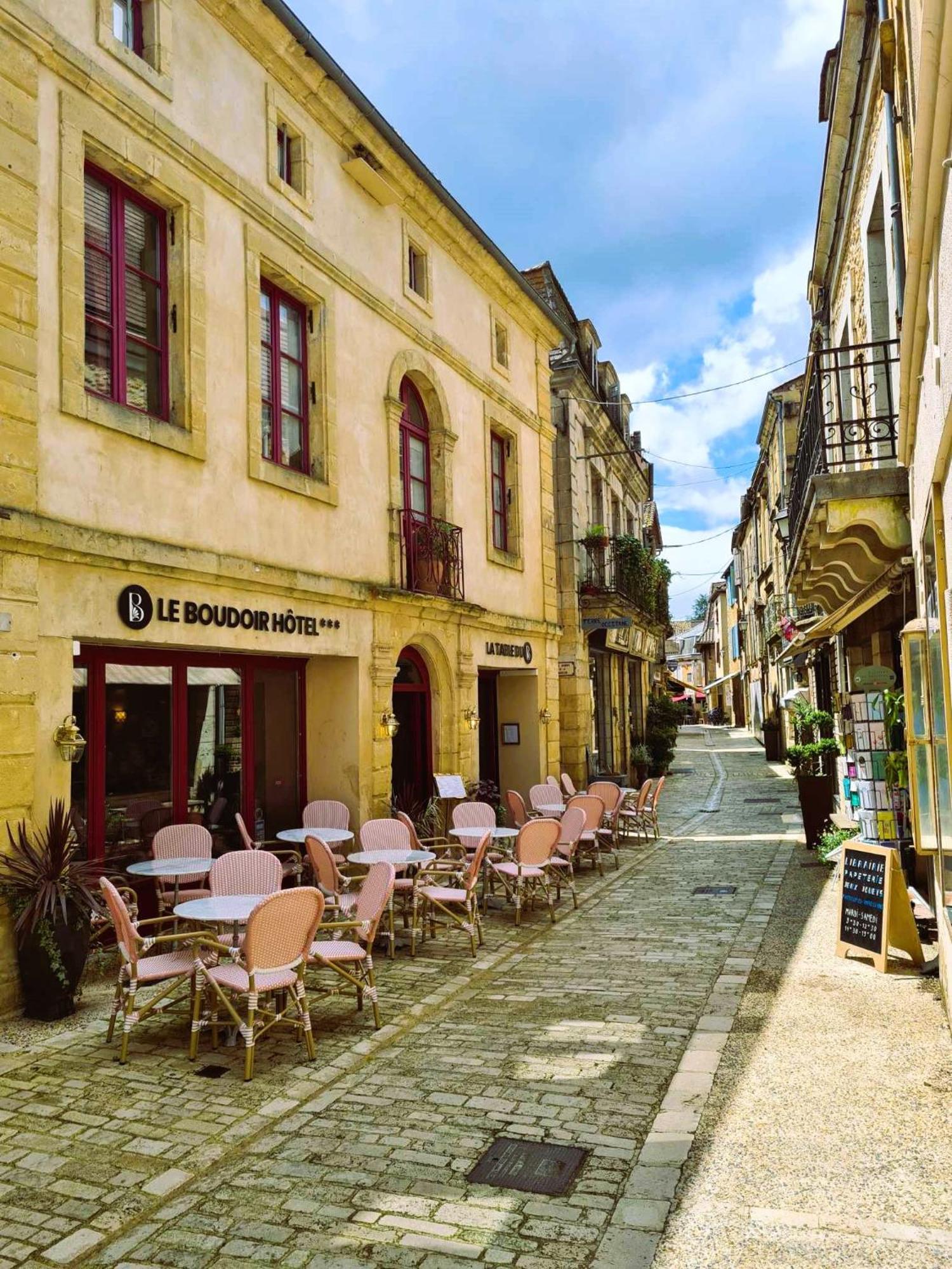 Logis Hotel Le Boudoir Belvès Eksteriør bilde